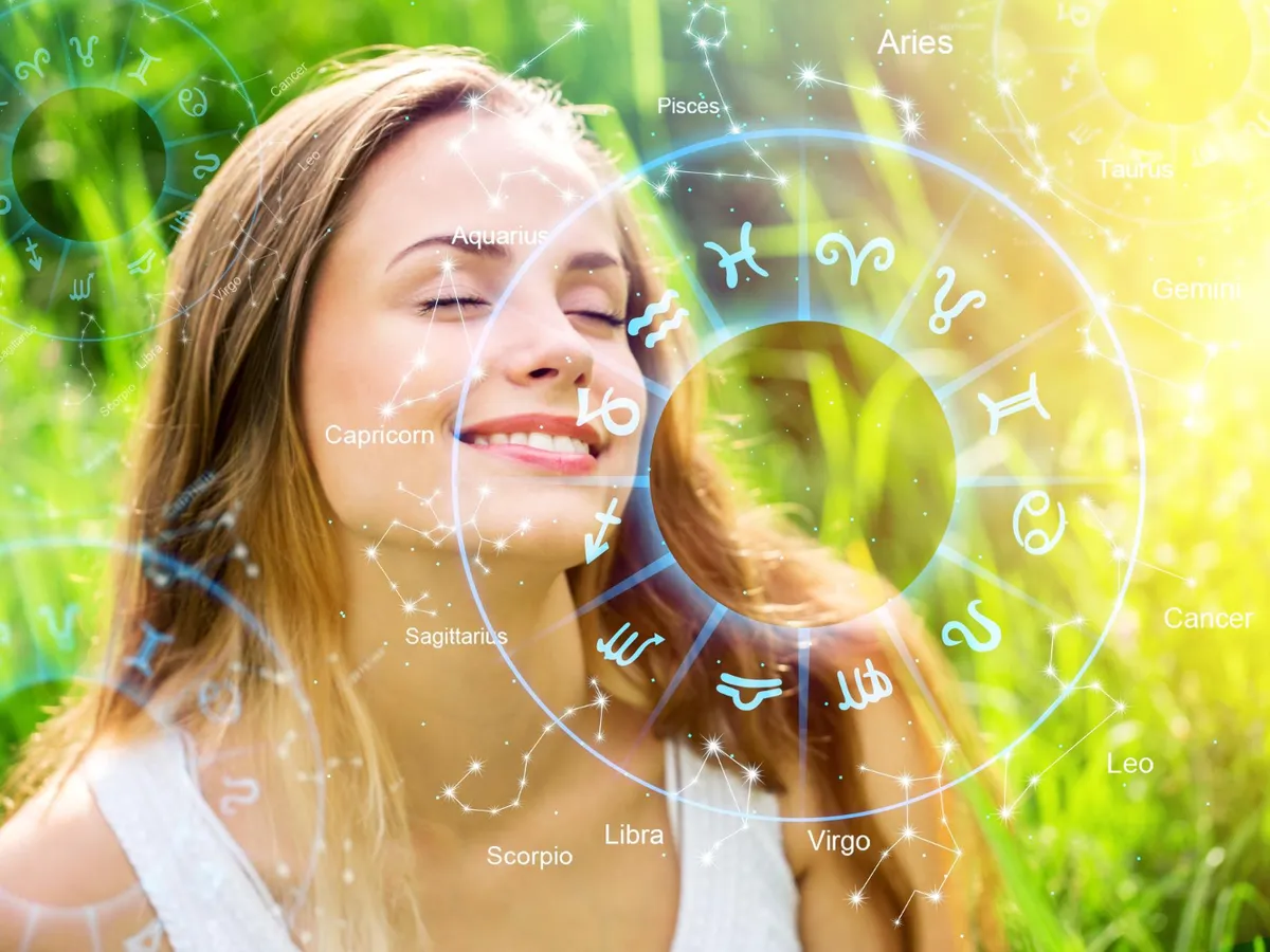 Horoscop februarie: Două zodii au parte de noroc și dragoste. Își ating ușor obiectivele