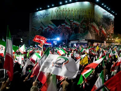 Mii de iranieni au invadat piaţa Enghelab din Teheran, miercuri, 8 aprilie 2026, dimineaţa - Foto: Profimedia Images