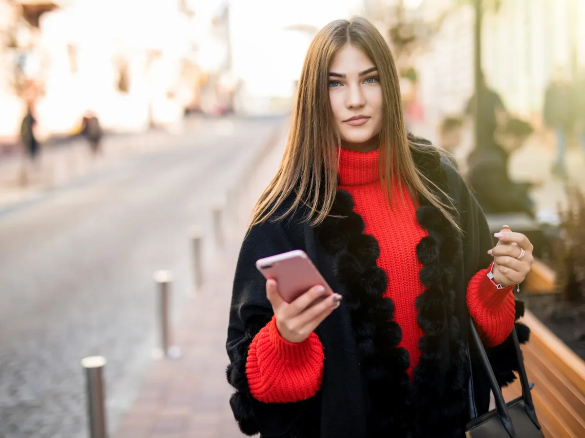 Ai câștigat bani din TikTok? Unde trebuie să îi declari și cât îți ia statul? - Foto: Freepik (Imagine cu rol ilustrativ)