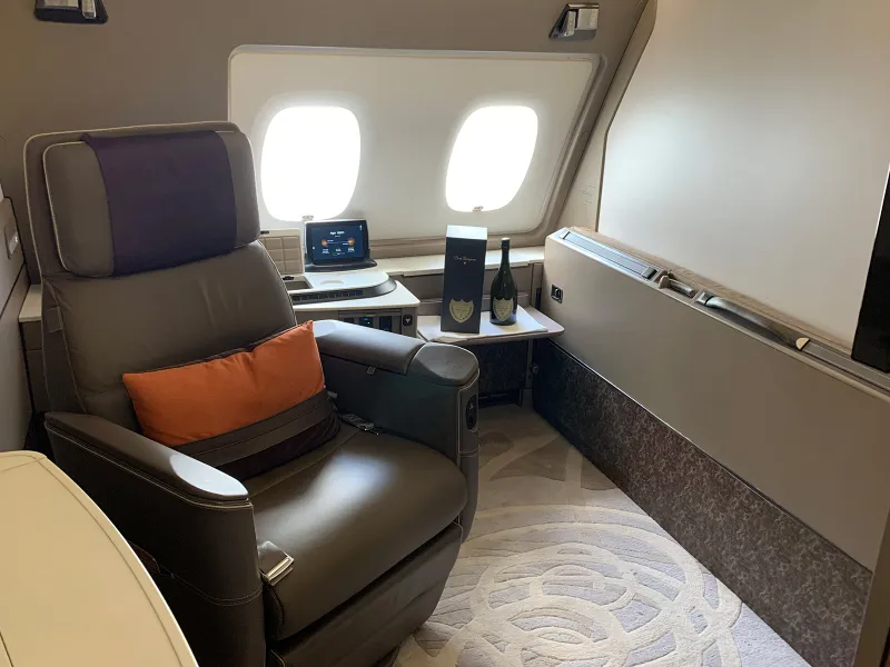 Un nou nivel de răsfăț în aer: apartamentul First-Class, cu pat dublu, pentru cupluri. / Foto: Singapore Airlines