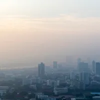 Capitală acoperită de ceață toxică: autoritățile emit avertismente îngrijorătoare pentru populație - FOTO: Freepik(imagine cu rol ilustrativ)