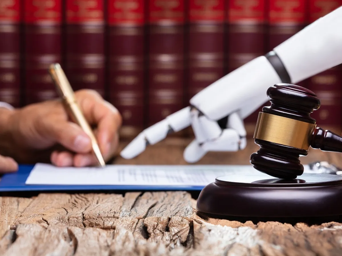 Inteligența artificială, risc major pentru justiție. Cum a inventat probe în procesul a doi români din Anglia