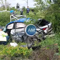 Mașină a Google Street View, făcută praf de tren în Mehedinți - Foto: captură video