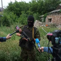 Rebelii din Ucraina acuză forțele guvernamentale de atacuri. Armata neagă acuzațiile/FOTO: NYTimes