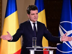 Nicușor Dan: A8 nu e un moft local, este o poartă europeană - Foto: Nicuşor Dan, la dezbaterea de pe TVR, de la care George Simion a lipsit - Foto: Profimedia Images