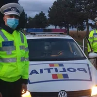 Ionuț și Mihai, alături de colegii lor, au reușit să-l blocheze pe tânărul teribilist Foto: Poliția Română