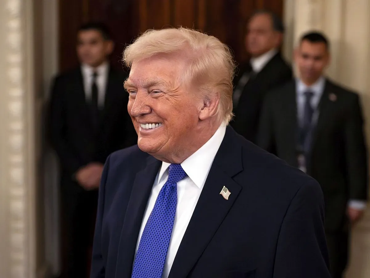 Donald Trump majorează taxele vamale de la 10% la 15%, după anularea tarifelor de către Curtea Supremă a SUA
