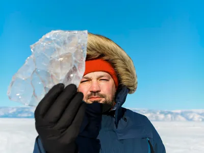 Trucul care topește gheața mai repede decât sarea. Adaugi și detergent pentru vase în amestec - Foto: Freepik (Imagine cu rol ilustrativ)