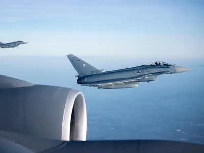 Pericol în Europa. Avion militar rusesc, interceptat lângă Germania. NATO ridică avioane de război - Foto: Profimedia images