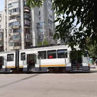 O șină a intrat prin podeaua unui tramvai din București și a rănit un călător. Foto Club Feroviar