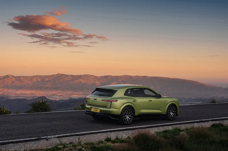 Bentley Torcal - Foto: Bentley