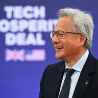 Jensen Huang, CEO-ul Nvidia, participă la o conferință de presă susținută de Donald Trump și Sir Keir Starmer - Foto: Profimedia Images
