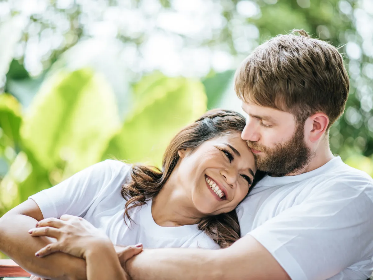 Cuplu zâmbitor fericit - Foto: Freepik (Imagine cu rol ilustrativ)