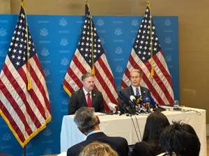 Secretarul Trezoreriei SUA, Scott Bessent (dreapta), și reprezentantul comercial al SUA, Jamieson Greer (stânga), conferință de presă la Geneva privind tarifele SUA-China - Foto: Profimedia Images