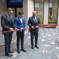 Iulian Pleșcan (centru), Luca Militello  (stânga) și dr. Ștefan Moț la inaugurarea de la Cluj/FOTO: monza-ares.ro