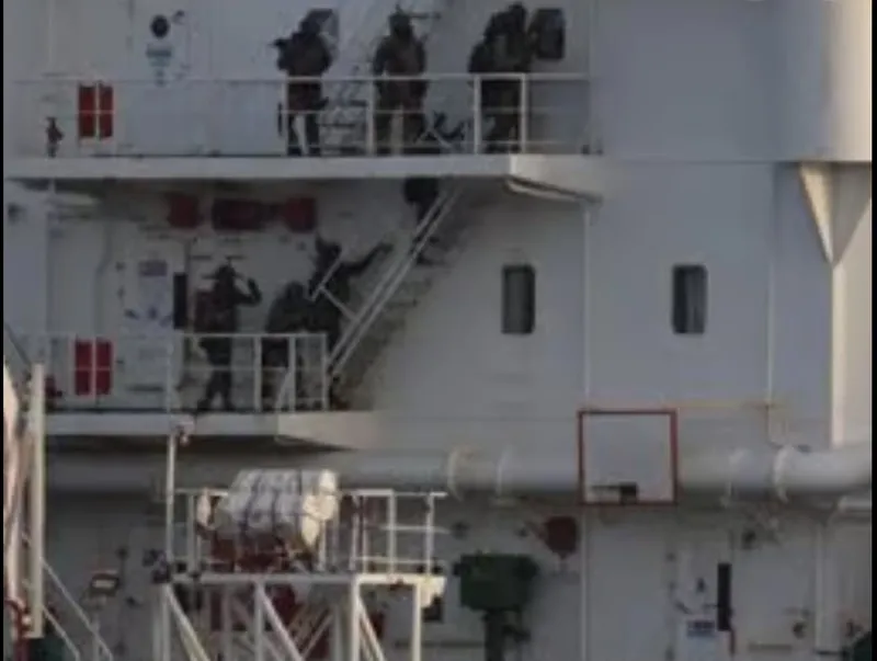 Forte speciale abord&acirc;nd nava
