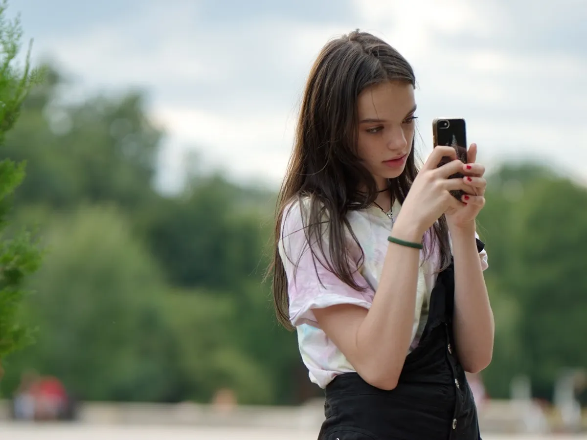 Cum a contribuit TikTok la răspândirea vapingului ilegal printre tineri? Risc ridicat de cancer și demență
