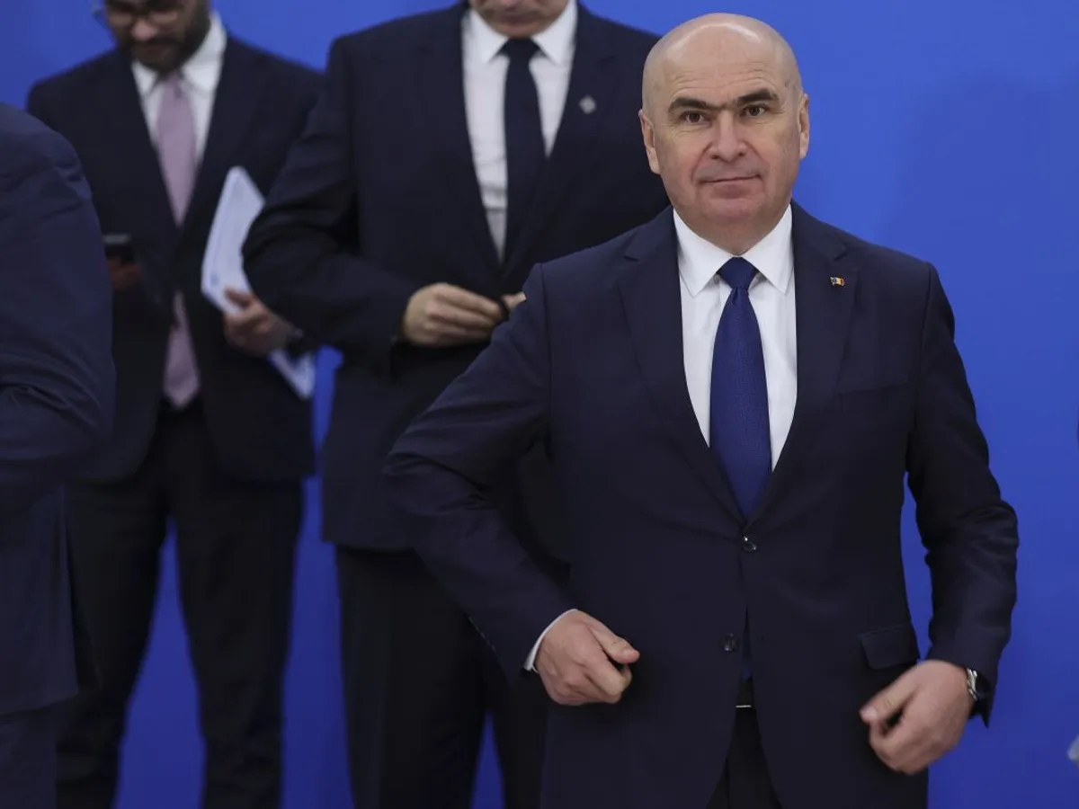 Manifestaţie în sprijinul premierului Ilie Bolojan, în Piaţa Victoriei. Fostul ministru Radu Berceanu, huiduit