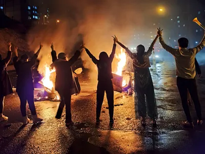 Protestatarii iranieni s-au ciocnit cu forțele de securitate - Foto: Profimedia Images
