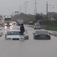 Cod roșu de ploi torențiale în Constanța. Inundații pe străzi. Mașini luate de șuvoaie - Foto: Facebook/Meteoplus