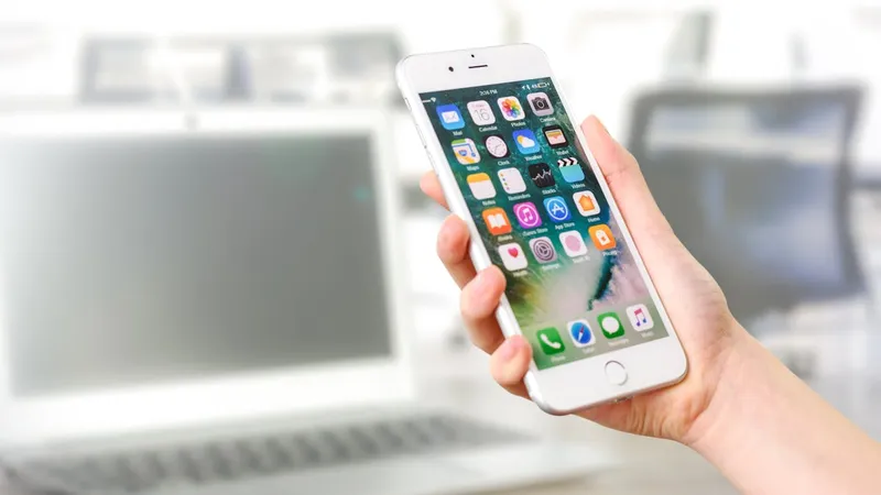 Am putea primi telefoane prin WhatsApp de la marile companii. De când va fi introdusă opțiunea? Foto: Pexels (fotografie cu caracter ilustrativ)