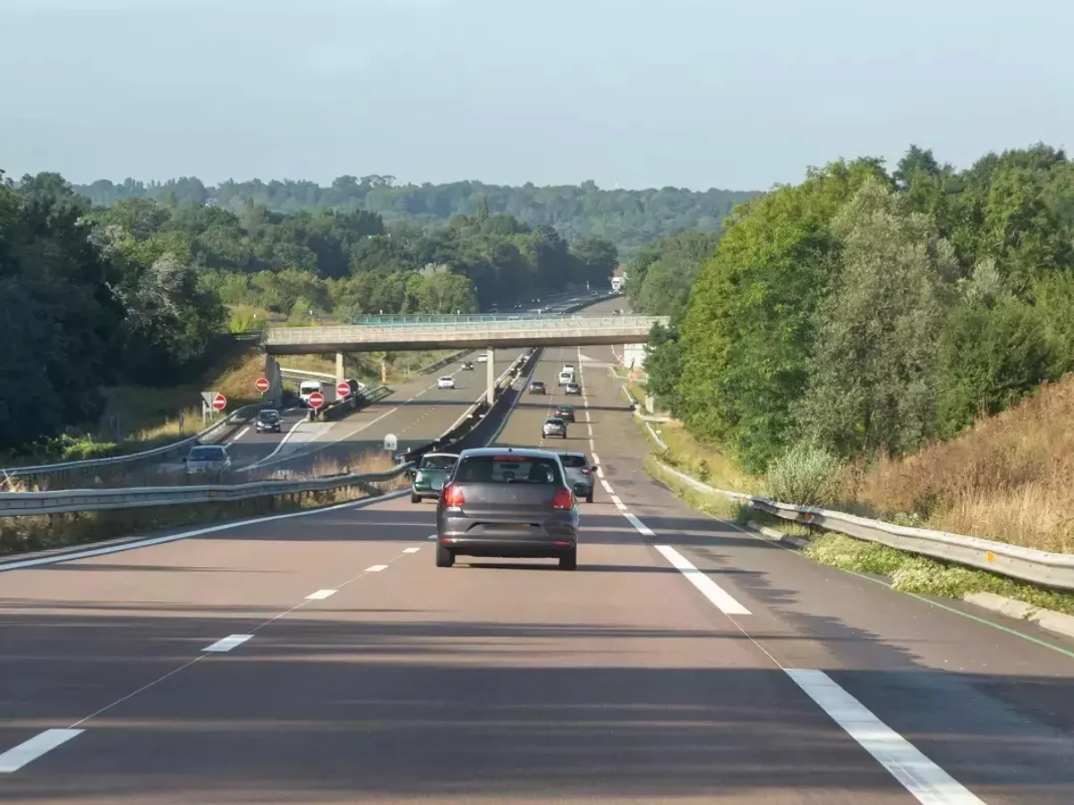 Un bărbat și-a uitat soția pe autostradă și a sunat la jandarmi. A fost găsită la 300 km distanță - Foto: Profimedia Images (imagine cu rol ilustrativ)