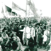 Imagini cu mulțimea strânsă la Alba Iulia cu ocazia Unirii