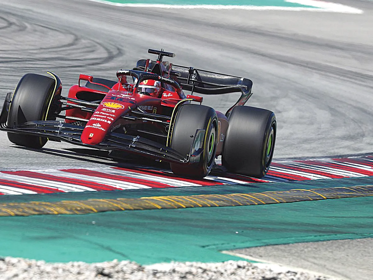 Monoposturile F1 2022 sunt mai rapide pe viraje, grație apăsării aerodinamice superioare.