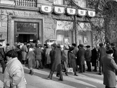 Coadă la carne în Epoca de Aur - Foto: historia.ro (Imagine cu rol ilustrativ)