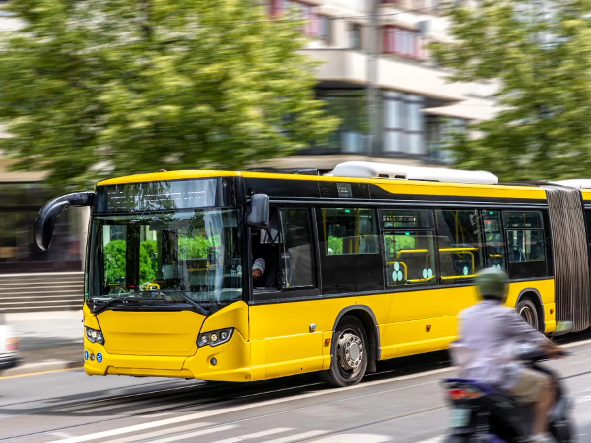 Țara unde șoferii de autobuz iau salariul de 3 ori mai mare ca cei de la STB: 4.500 €/ lunar. Ce fac?