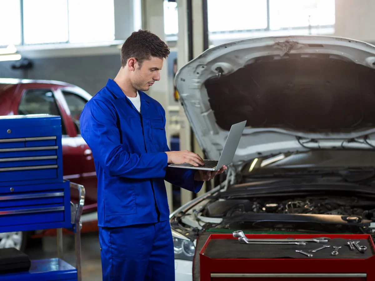 Risc de incendiu! BMW cheamă în service 575.000 de mașini. Cum afli dacă mașina ta e afectată de recall?