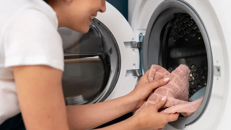 Produsul de doar 10 lei care-ți curăță instant mașina de spălat. Scapă de calcar, curăță și petele - Foto: Profimedia Images (imagine cu rol ilustrativ)â