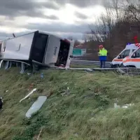 Grav accident de autocar, la Padova, în Italia. Zeci de români, transportați la spital. / Foto: captură video