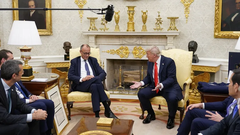 Trump îl atacă pe Merz cu „istoria neagră a Germaniei”  în ziua comemorării Debarcării din Normandia - Foto: Profimedia images