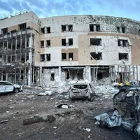Hotelul Reikartz din Zaporojie distrus de ruși - Foto: Twitter/ @olivyelekur