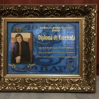 Diplomă de Excelenţă pentru Florin Piersic, scrisă cu folie de aur şi decorată cu diamante și safire. / Foto: agerpres.ro