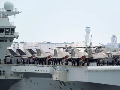 HMS Prince of Wales complet pregătit de luptă, cu avioane F-35B la bord - Foto: Profimedia Images