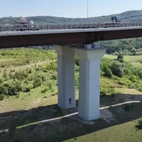 Cel mai înalt viaduct de autostradă din România are fisuri la nici 10 ani de la inaugurare Foto: captură video youtube