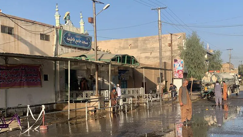 Atac terorist de la o moschee din Kandahar/foto: daily sabah