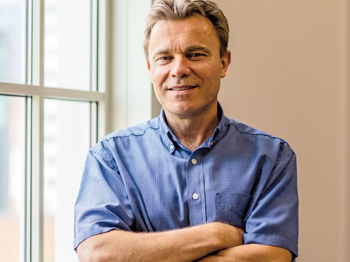 Fizicianul Neil Johnson de la Universitatea George Washington.
