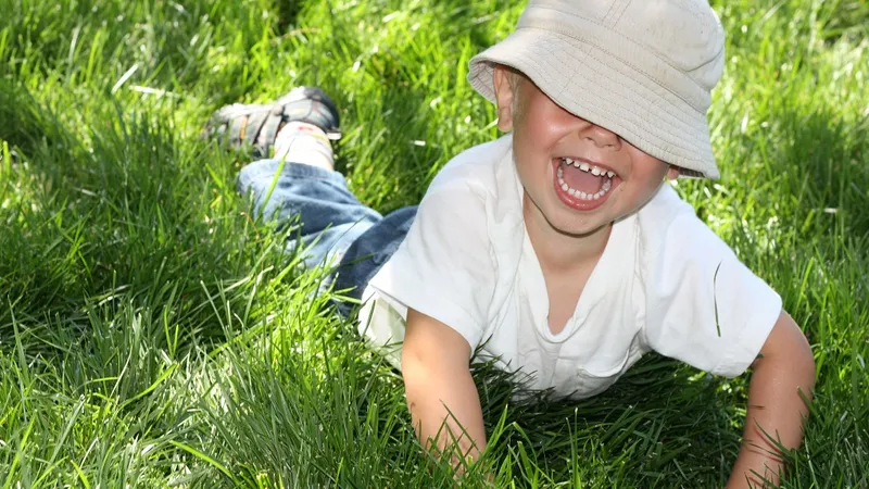 Copil dat spre adopție, ajuns pe străzi după ce a fost răpit de bunica iubitoare Foto: Unsplash.com (imagine cu rol ilustrativ)