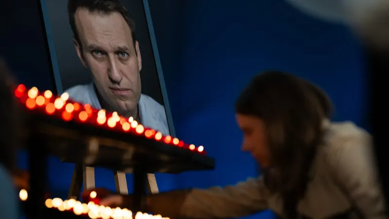 Aleksei Navalnîi ar fi fost eliberat în schimbul de deținuți. Lui Putin i-a fost frică și l-a ucis - Foto: Profimedia images