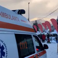 Ambulanță pe pârtie/FOTO: promotor.ro