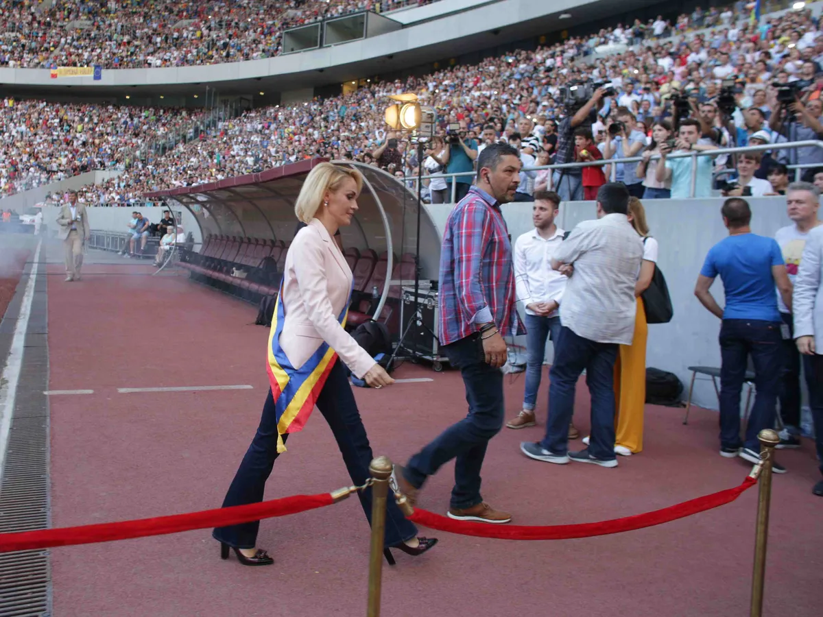 Gabriela Firea iese în huiduieli de pe Arena Națională. FOTO: Inquam Photos-Octav Ganea