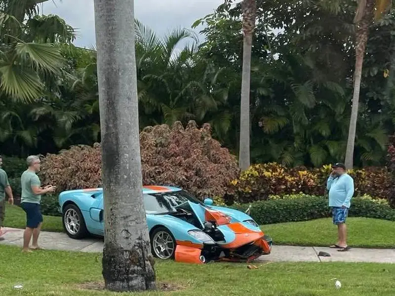 Ford GT de 700.000 $, făcut praf după achiziție. / Foto: John Peddie, Facebook