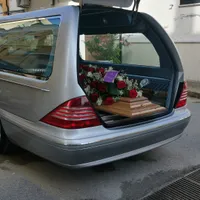 Șoferul unei mașini de pompe funebre a pierdut mortul pe drum. Cadavrul a rămas pe șosea - Foto: Profimedia Images (imagine cu rol ilustrativ)