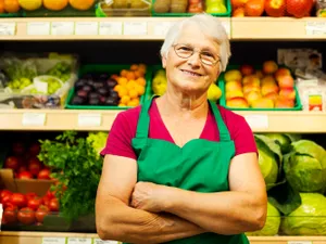 Toți pensionarii au pierdut 150 de lei la pensie. Cum le-a băgat statul mâna în buzunar? - Foto: Freepik
