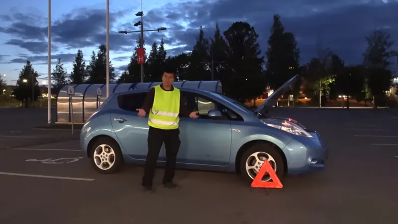 După 10 ani și 87.000 km, o mașină electrică Nissan Leaf mai are o autonomie reală de 60 km - Foto: captură video