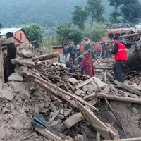 6 morți și 5 răniți în urma unui cutremur similar cu cel de săptămâna trecută din România - FOTO: Twitter/HimanshuDixitt