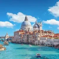 Orașul care amendează turiștii cu 500 de euro dacă merg în vacanță sub acest mod. Unde se întâmplă? - Foto: Profimedia Images